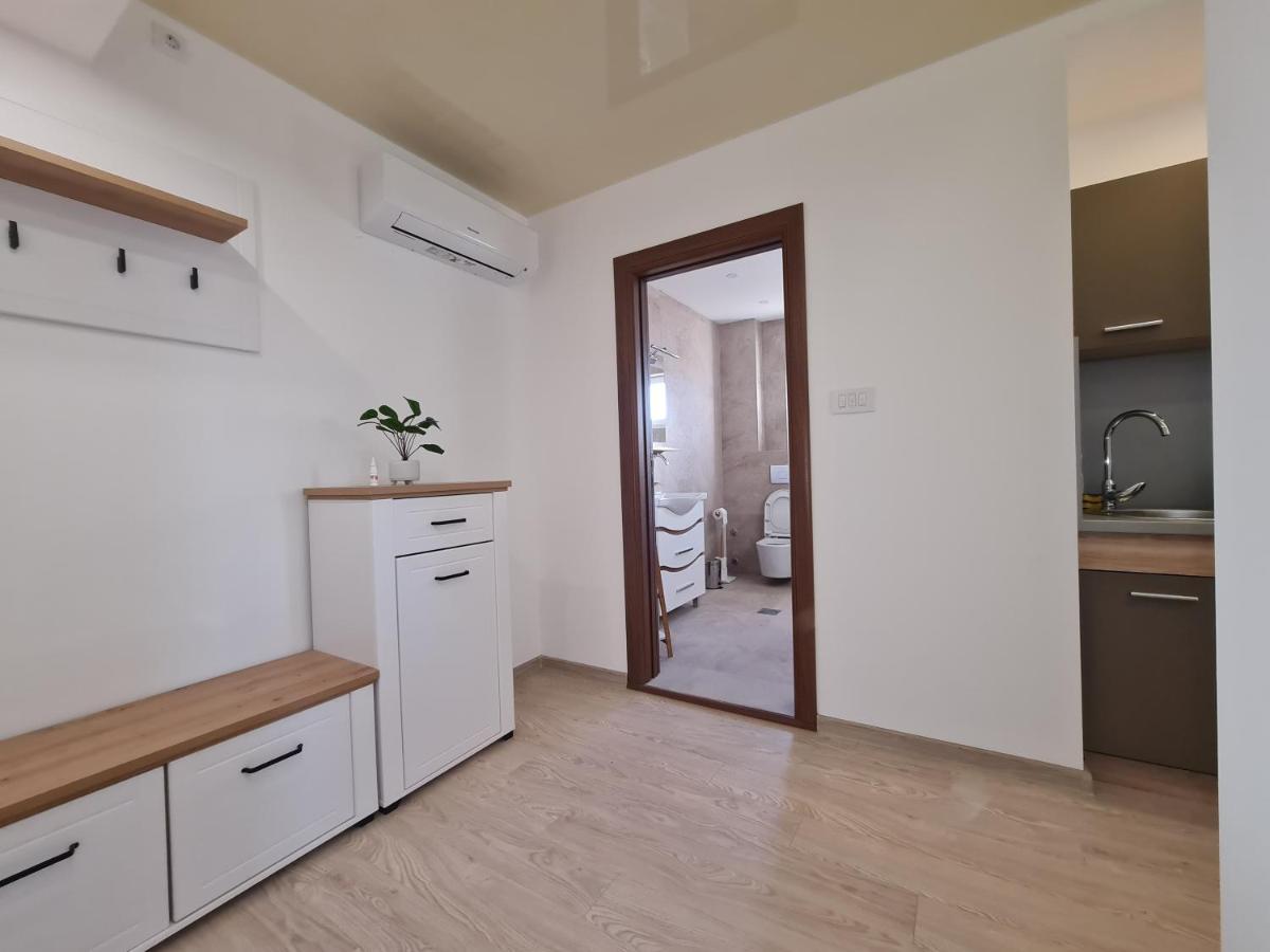 Airport Molko Apartments Surčin Kültér fotó