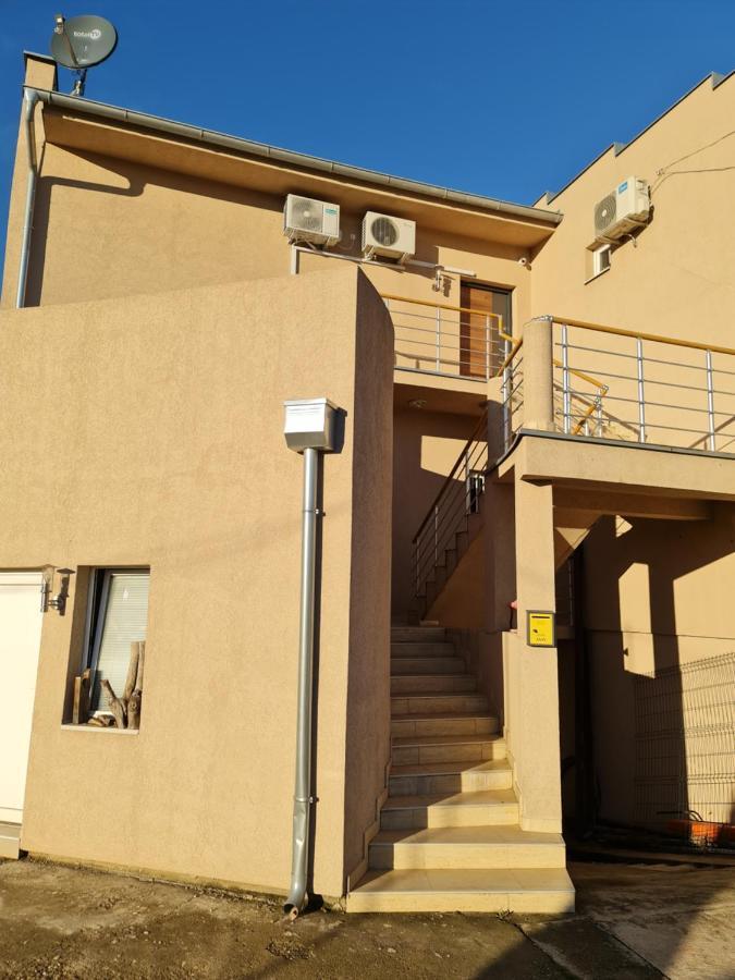 Airport Molko Apartments Surčin Kültér fotó