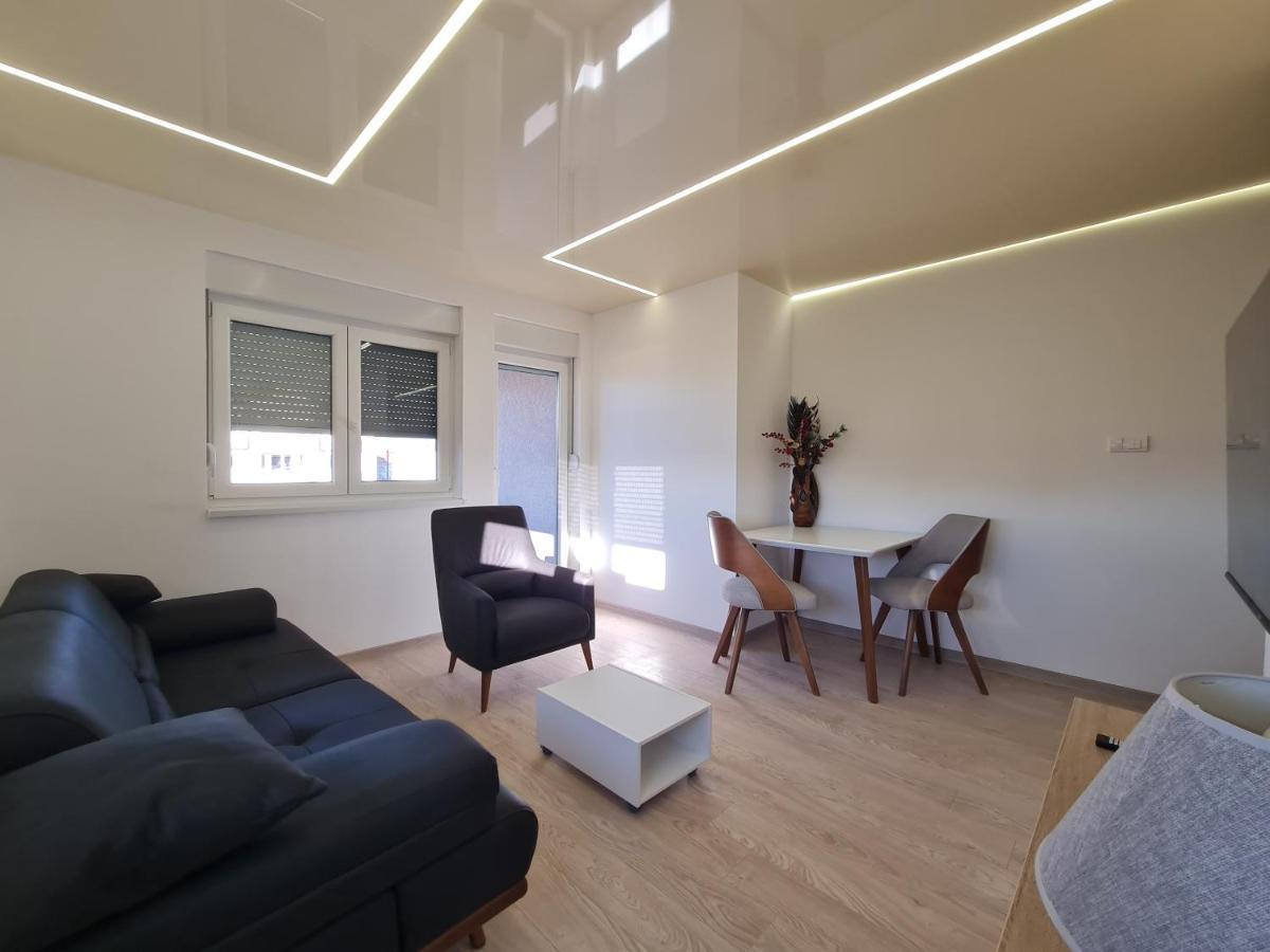 Airport Molko Apartments Surčin Kültér fotó
